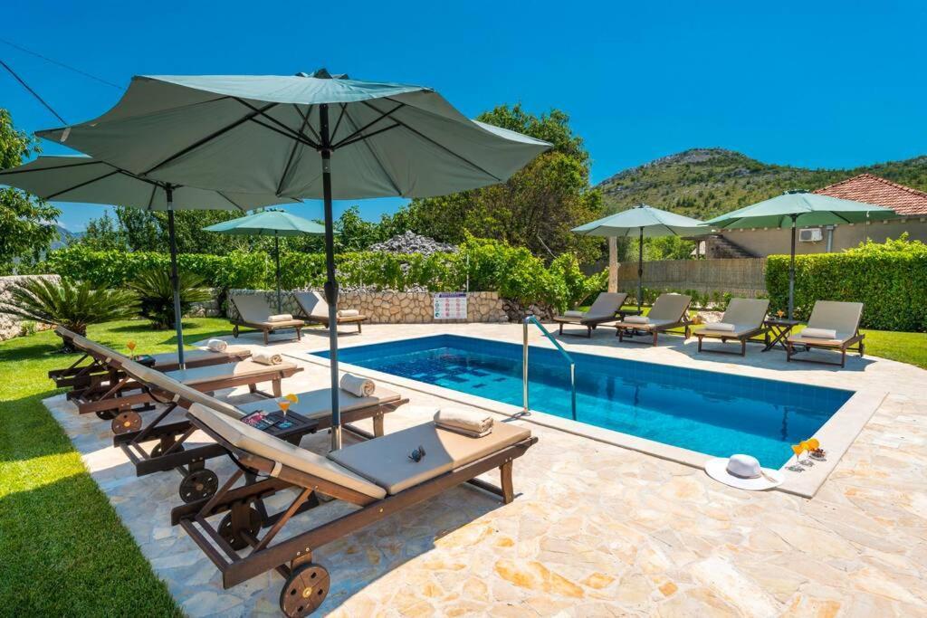 Vila Vergatum-Privacy,Gym,Billiards,Table Tennis Donji Brgat Buitenkant foto