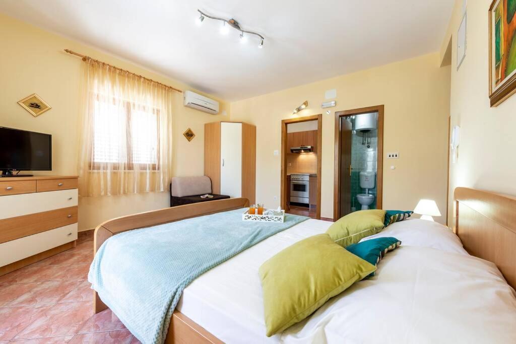 Vila Vergatum-Privacy,Gym,Billiards,Table Tennis Donji Brgat Buitenkant foto
