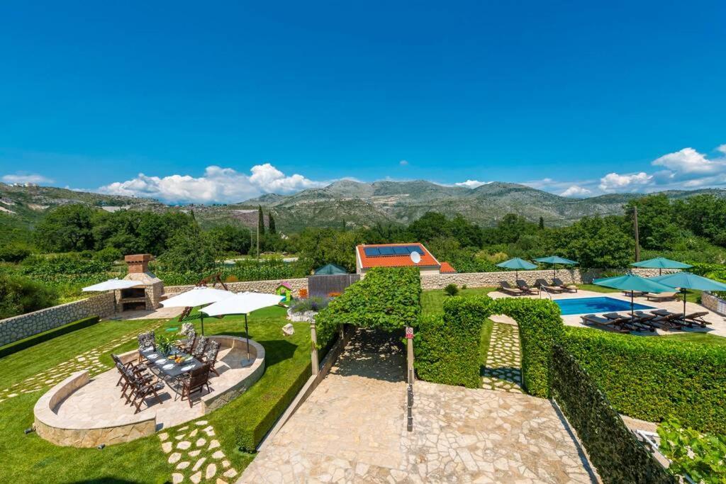 Vila Vergatum-Privacy,Gym,Billiards,Table Tennis Donji Brgat Buitenkant foto