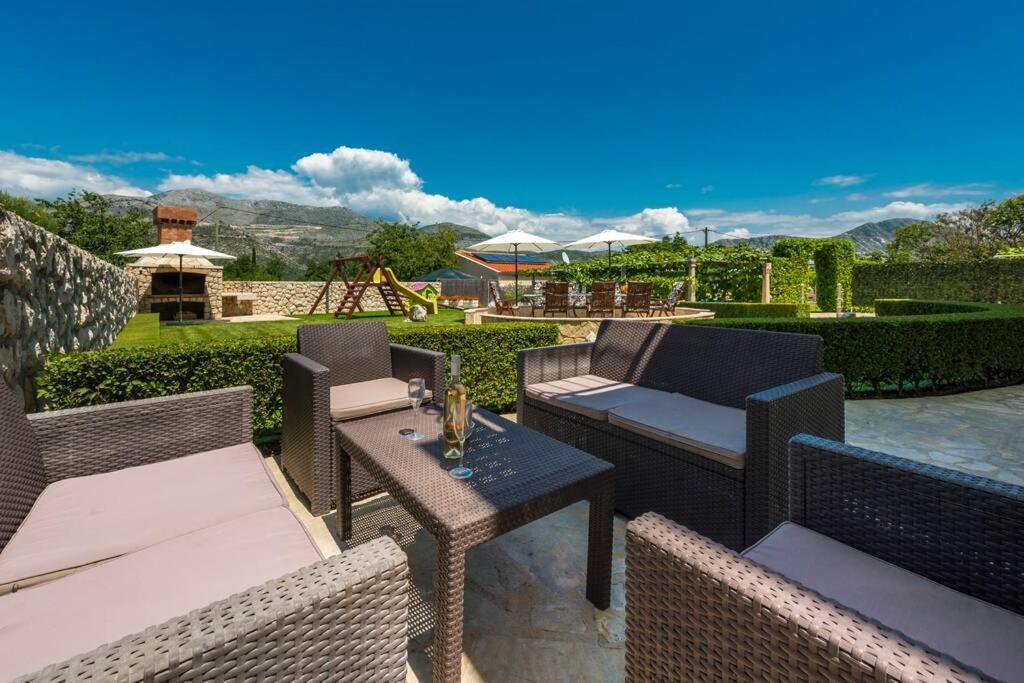 Vila Vergatum-Privacy,Gym,Billiards,Table Tennis Donji Brgat Buitenkant foto