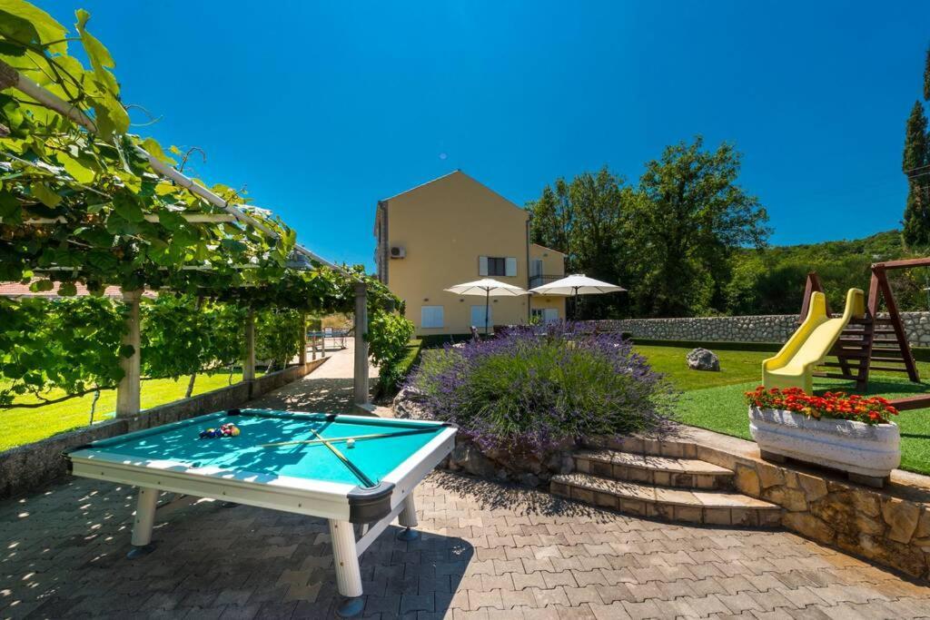 Vila Vergatum-Privacy,Gym,Billiards,Table Tennis Donji Brgat Buitenkant foto