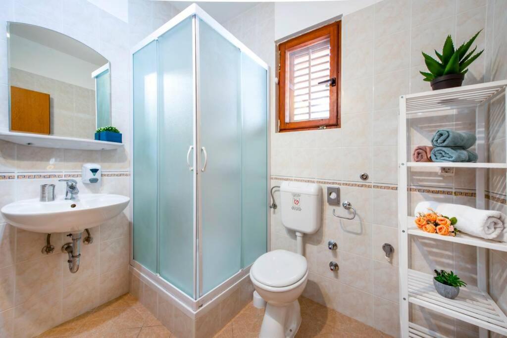 Vila Vergatum-Privacy,Gym,Billiards,Table Tennis Donji Brgat Buitenkant foto