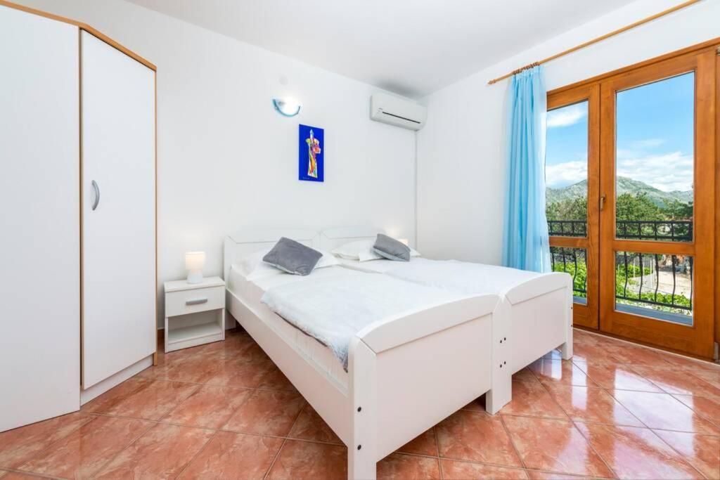 Vila Vergatum-Privacy,Gym,Billiards,Table Tennis Donji Brgat Buitenkant foto